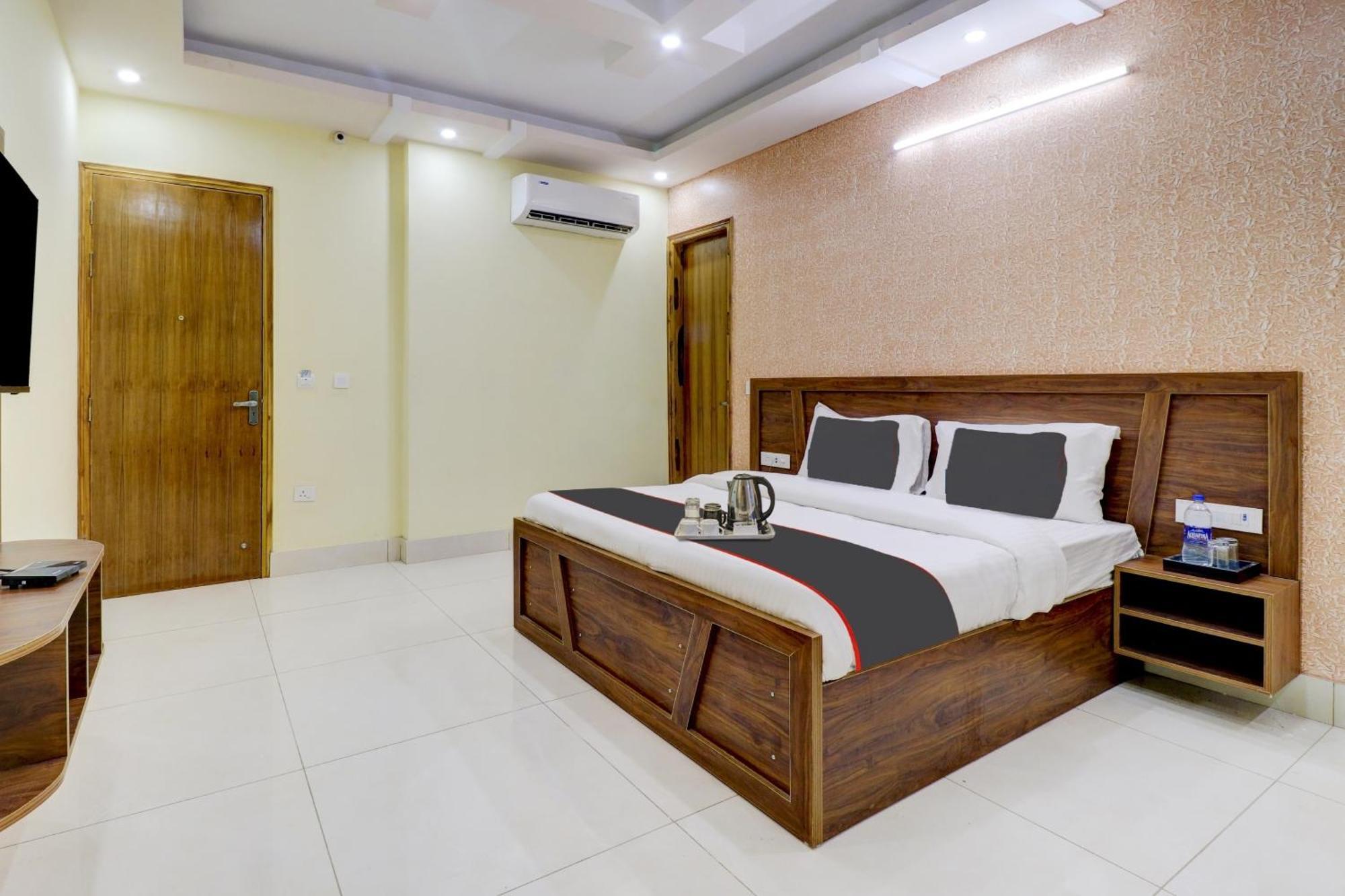 Super Capital O Crestwood Inn Dehradun Exterior photo