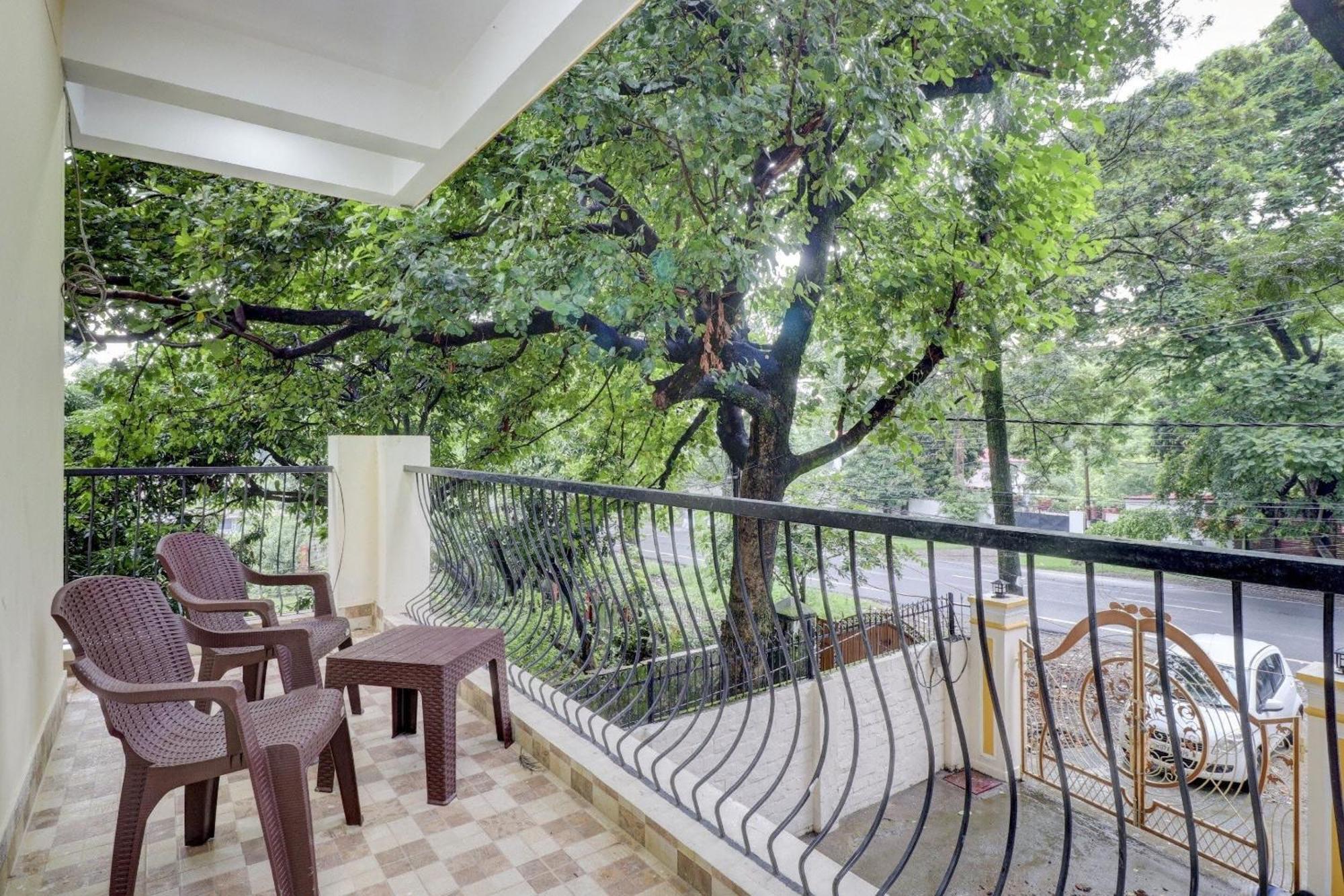 Super Capital O Crestwood Inn Dehradun Exterior photo