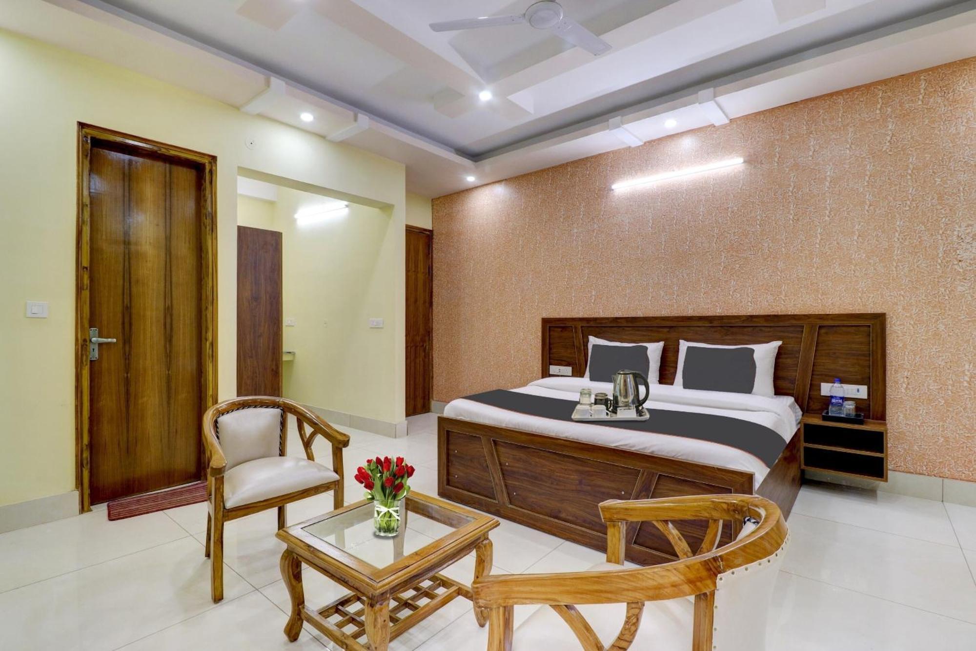 Super Capital O Crestwood Inn Dehradun Exterior photo
