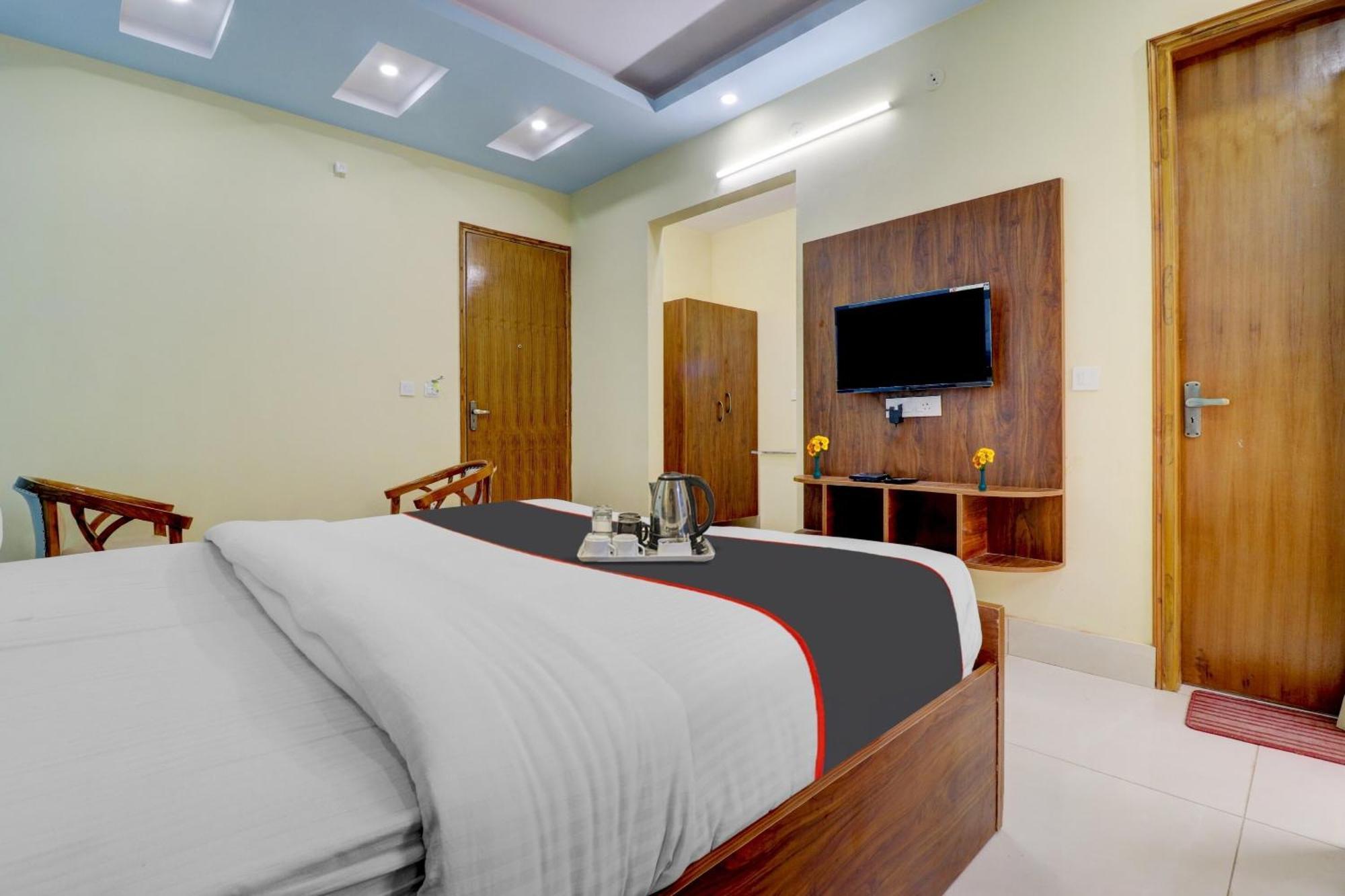 Super Capital O Crestwood Inn Dehradun Exterior photo